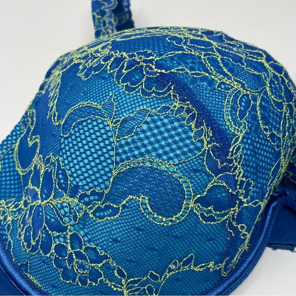 Cacique Women's Underwire Deep Cleavage Padded Bra Bright Blue Lace Size 40DD - Picture 2 of 8